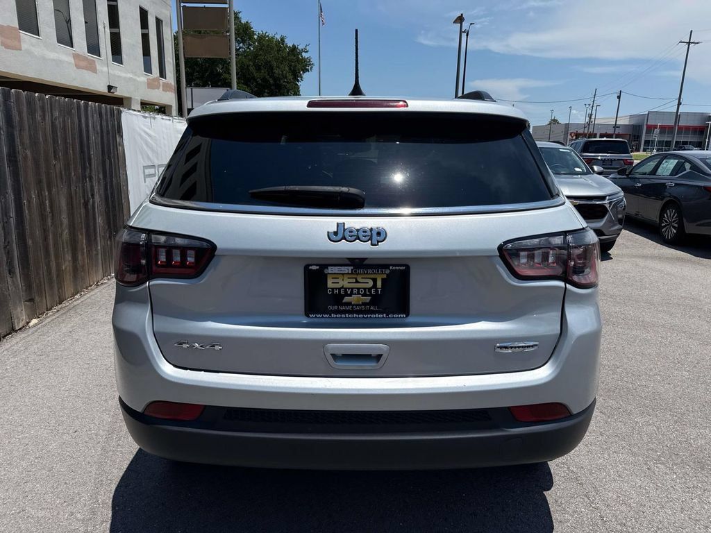 Used 2024 Jeep Compass Latitude AWD/4WD image 6