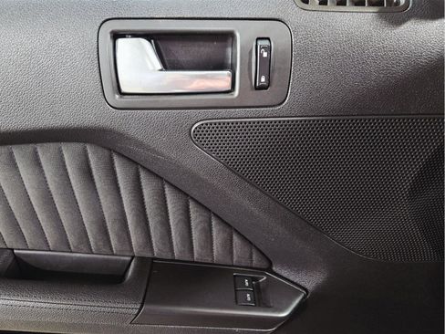 Used 2012 Ford Mustang Boss 302 w/ Boss 302 Accessory Pkg image 9