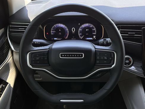 Used 2022 Jeep Wagoneer Series II image 12