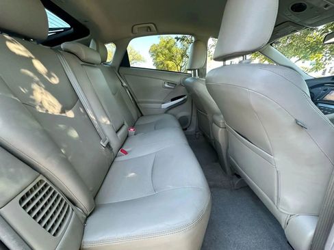 Used 2010 Toyota Prius Four w/ Navigation Pkg image 9