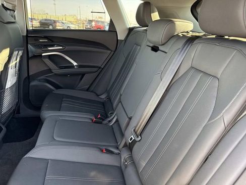 Certified 2025 Audi Q5 2.0T Premium Plus w/ Premium Plus image 25
