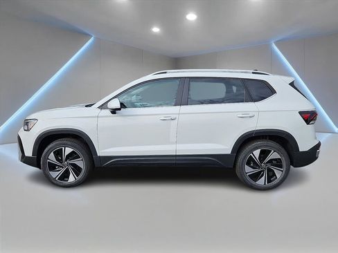 New 2026 Volkswagen Taos SE AWD/4WD image 4