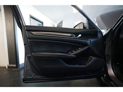Used 2018 Honda Accord Sport image 15