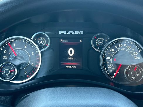 Used 2024 RAM 2500 Tradesman w/ Chrome Appearance Group image 24