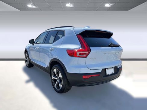 Used 2024 Volvo XC40 B5 Plus w/ Protection Package Premier image 3