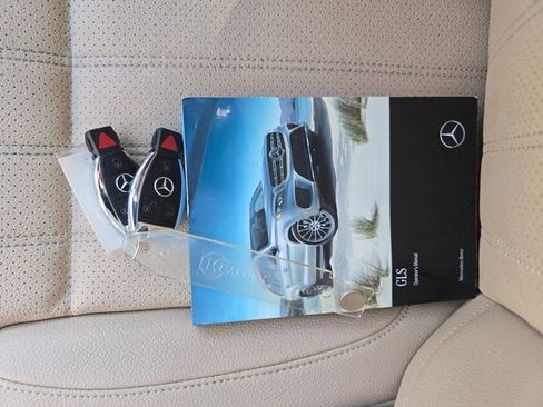 Used 2019 Mercedes-Benz GLS 450 4MATIC image 36