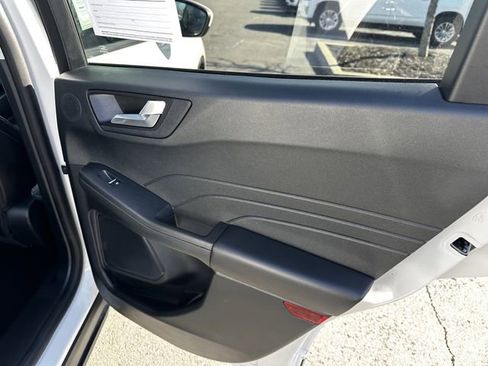 Used 2022 Ford Escape SEL w/ Technology Package image 40