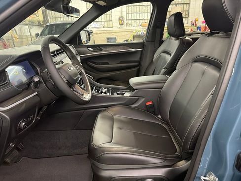 New 2026 Jeep Grand Cherokee Limited image 9