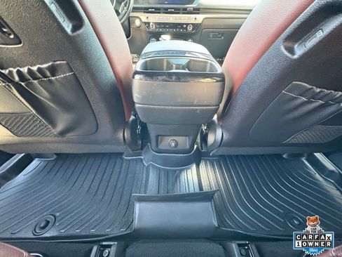 Certified 2023 Kia Telluride EX w/ EX Captain's Chair Package AWD/4WD image 28