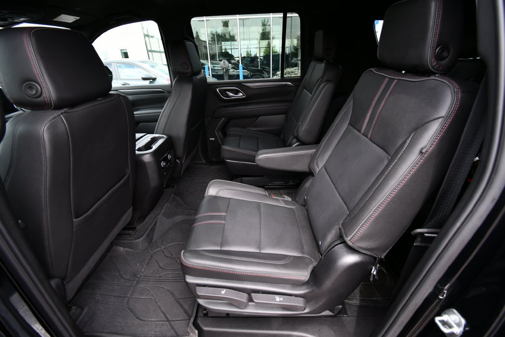 Used 2024 Chevrolet Suburban RST w/ Luxury Package AWD/4WD image 16