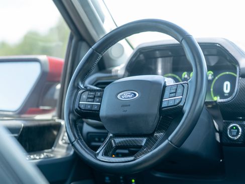 Used 2021 Ford F150 Lariat w/ Equipment Group 502A High AWD/4WD image 21