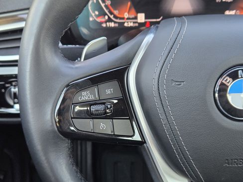 Used 2020 BMW 530i w/ Convenience Package image 31