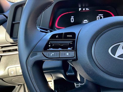 Used 2025 Hyundai Elantra Sport image 23