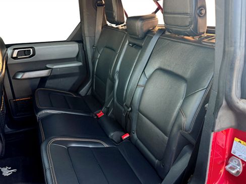 Used 2021 Ford Bronco Badlands image 16