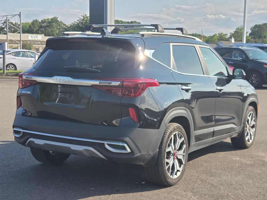 Used 2023 Kia Seltos SX w/ SX Sunroof Package AWD/4WD image 4