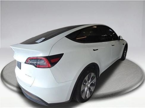 Used 2021 Tesla Model Y Long Range AWD/4WD image 7
