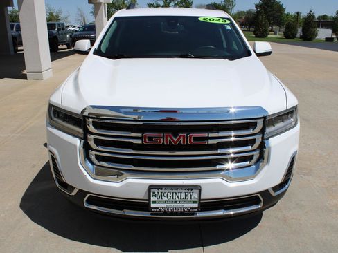 Used 2023 GMC Acadia SLT FWD image 3