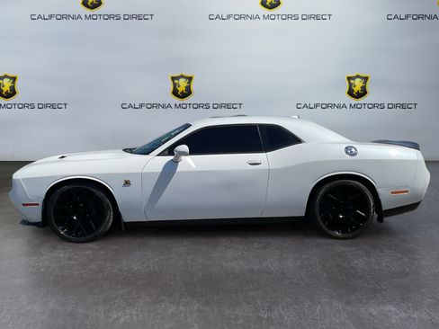 Used 2016 Dodge Challenger R/T Scat Pack w/ Leather Interior Group RWD image 7
