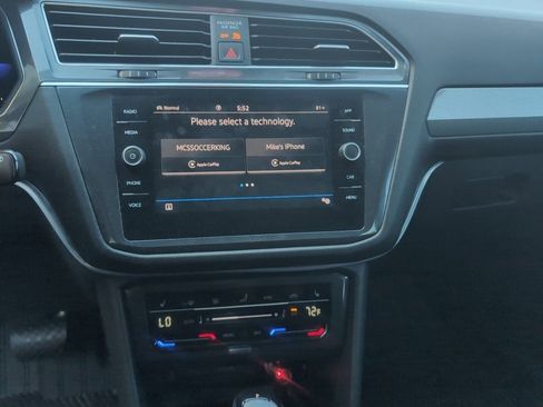 Used 2023 Volkswagen Tiguan SE w/ Panoramic Sunroof Package image 17