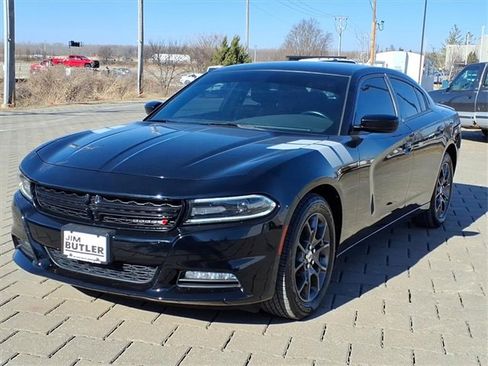 Used 2018 Dodge Charger GT image 2