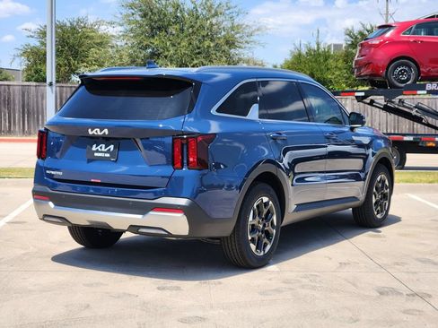 New 2026 Kia Sorento S w/ S Panoramic Sunroof Package FWD image 5