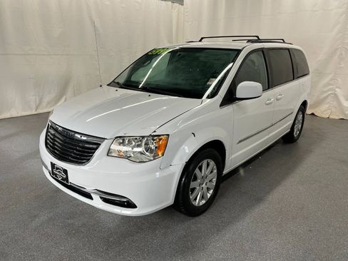 Used 2014 Chrysler Town & Country Touring FWD image 1