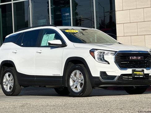 Used 2023 GMC Terrain SLE w/ Driver Convenience Package image 1