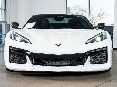 Used 2024 Chevrolet Corvette Z06 w/ LPO, Roadside Safety Package image 3