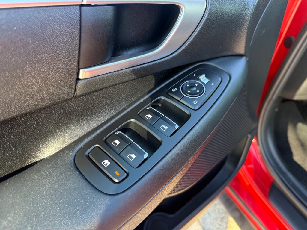 Used 2021 Hyundai Sonata SE w/ Winter Weather Package FWD image 17