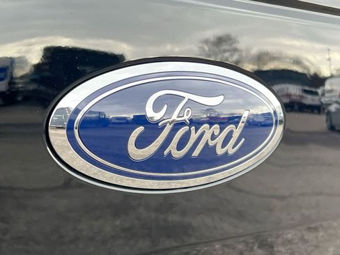 Used 2018 Ford F150 XLT w/ Equipment Group 302A Luxury image 12