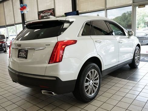Used 2017 Cadillac XT5 Luxury w/ Driver Awareness Package image 16