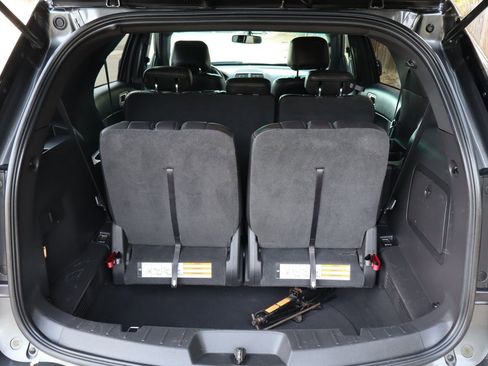 Used 2015 Ford Explorer XLT w/ Equipment Group 202A image 14