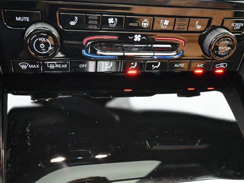 Used 2025 Jeep Grand Cherokee Summit image 12