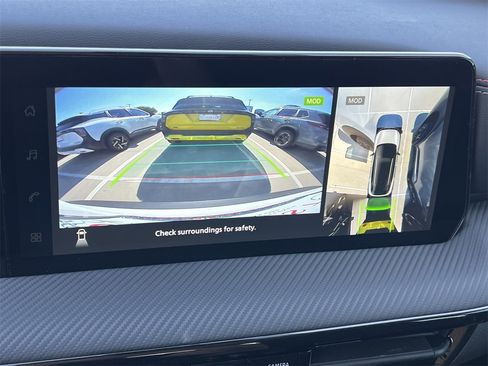 New 2026 Nissan Kicks SR image 12