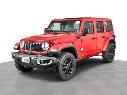 Used 2025 Jeep Wrangler Unlimited Sahara w/ Safety Group AWD/4WD image 1