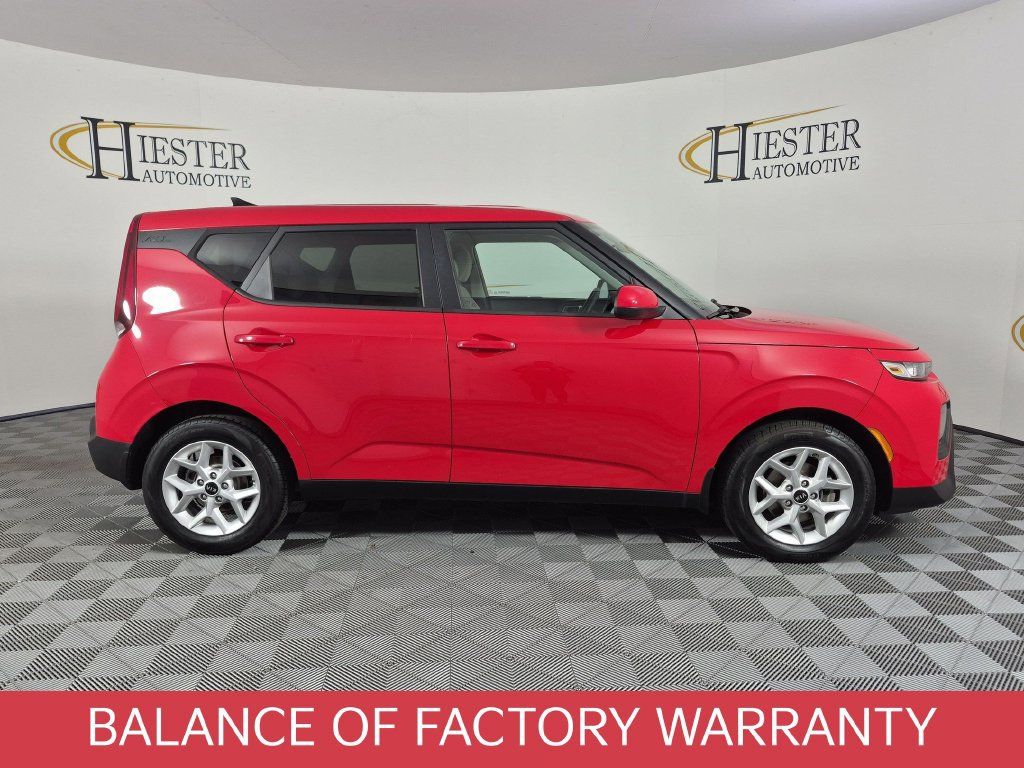 Used 2021 Kia Soul S FWD image 3