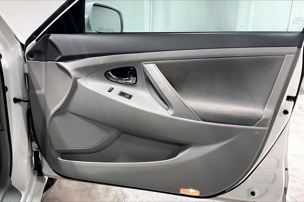 Used 2011 Toyota Camry FWD image 22