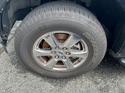 Used 2018 Ford F150 XLT w/ Equipment Group 302A Luxury AWD/4WD image 4