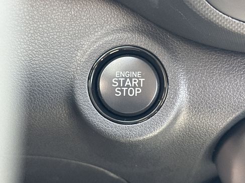 New 2025 Hyundai Venue SEL image 18