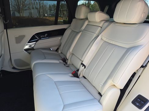 New 2026 Land Rover Range Rover Long Wheelbase SE image 14