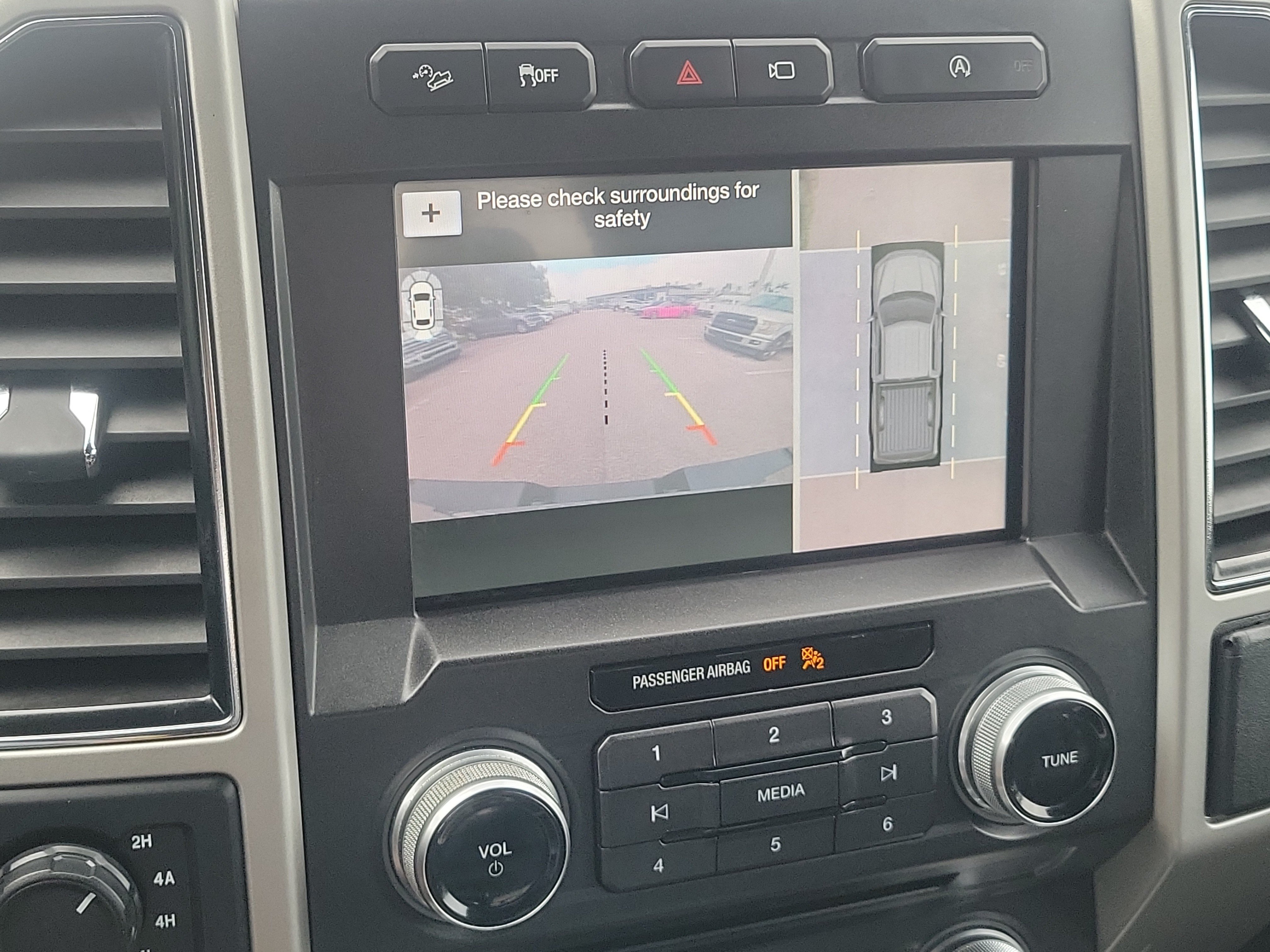 Used 2018 Ford F150 Lariat w/ Equipment Group 502A Luxury AWD/4WD image 10