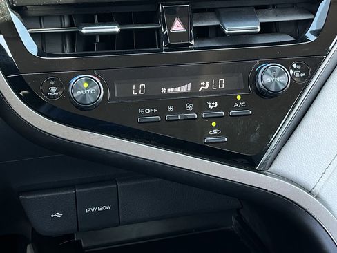 Used 2024 Toyota Camry SE FWD image 18