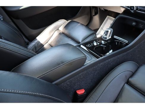 Used 2022 Volvo XC40 T5 Inscription AWD/4WD image 16