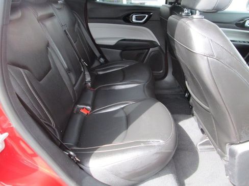 Used 2025 Jeep Compass Limited AWD/4WD image 12
