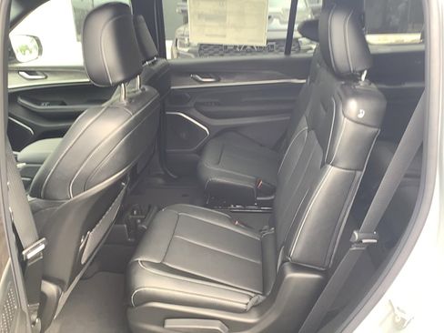 New 2026 Jeep Grand Cherokee L Limited AWD/4WD image 8
