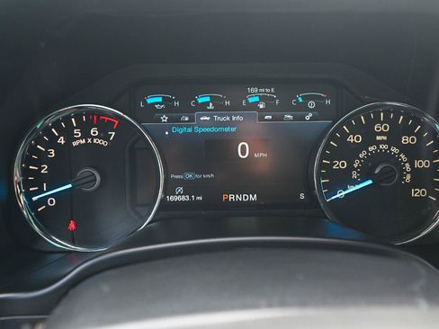 Used 2018 Ford F150 Lariat w/ Equipment Group 502A Luxury AWD/4WD image 39