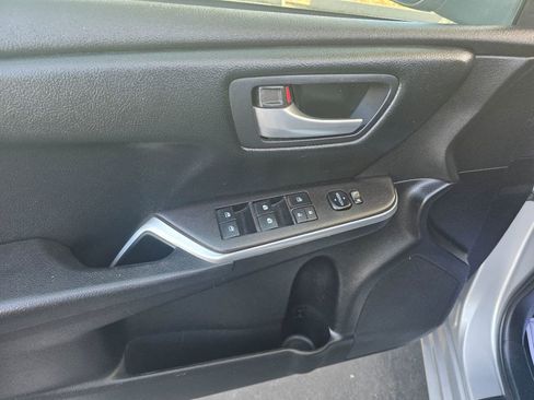 Used 2016 Toyota Camry LE image 18