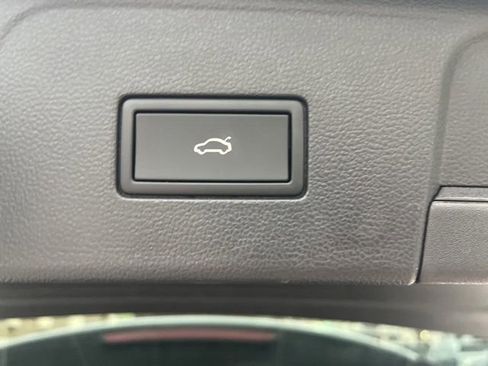 Certified 2025 Volkswagen Atlas SEL image 36