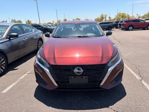 Certified 2024 Nissan Altima 2.5 SV FWD image 3