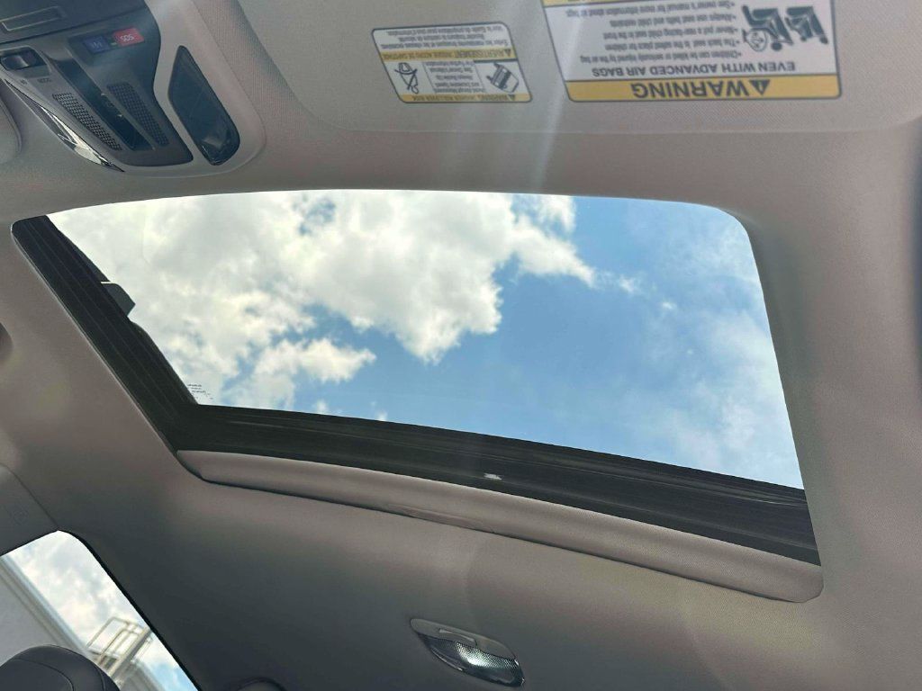 Certified 2022 Subaru Outback Limited AWD/4WD image 17